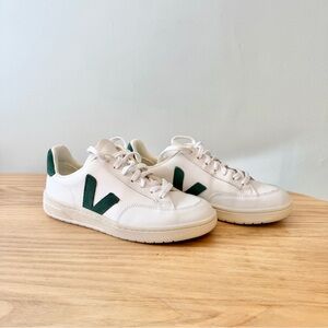 Women’s Veja V12 cypress green sneakers size 7